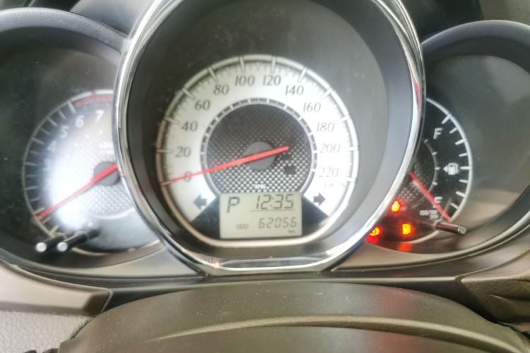 Used Toyota YARiS L Zhi Xuan 2015 1.5G Automatic Xuan Dong Sunroof Special Edition Instrument Cluster