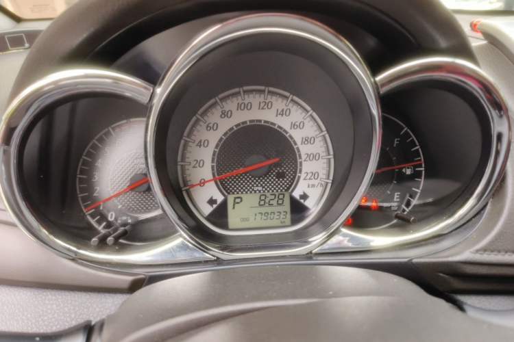 Used Toyota YARiS L Zhi Xuan 2015 1.5G Automatic Xuan Dong Sunroof Special Edition Instrument Cluster
