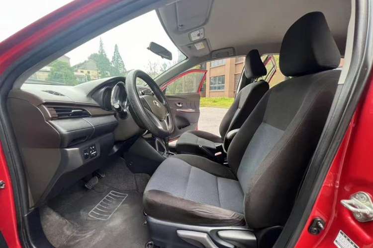 Used Toyota YARiS L Zhi Xuan 2015 1.5E Automatic Charm Edition Interior 2
