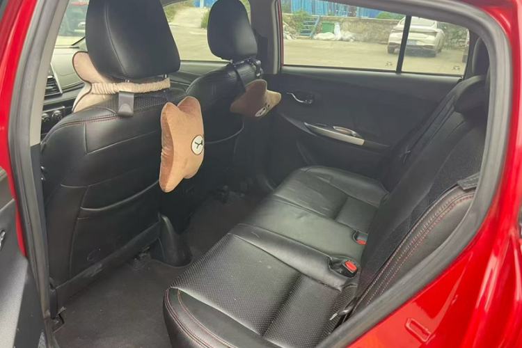 Used Toyota YARiS L Zhi Xuan 2015 1.5E Automatic Charm Edition Interior 3
