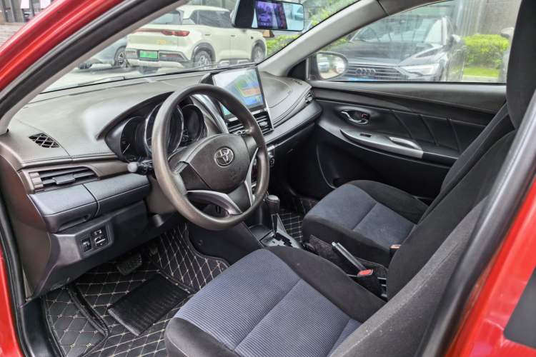 Used Toyota YARiS L Zhi Xuan 2015 1.5E Automatic Charm Edition Interior 4