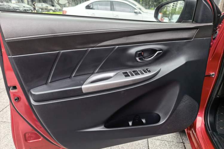 Used Toyota YARiS L Zhi Xuan 2015 1.5E Automatic Charm Edition Interior 6