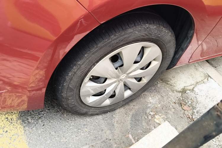 Used Toyota YARiS L Zhi Xuan 2015 1.5E Automatic Charm Edition Left Front Wheel Hub