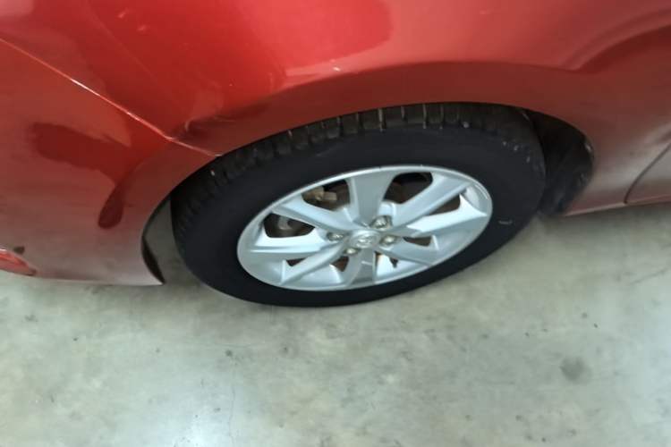 Used Toyota YARiS L Zhi Xuan 2015 1.5G Automatic Xuan Dong Sunroof Special Edition Left Front Wheel Hub