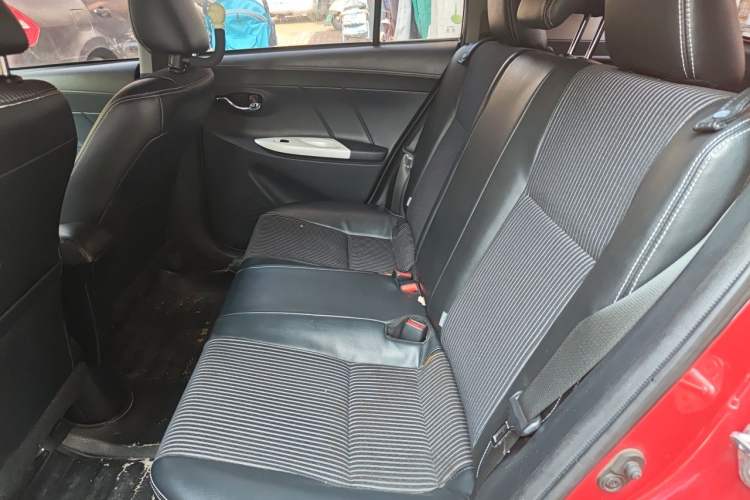 Used Toyota YARiS L Zhi Xuan 2015 1.5G Automatic Xuan Dong Sunroof Special Edition Left Rear Seat