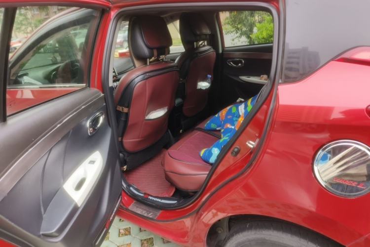 Used Toyota YARiS L Zhi Xuan 2015 1.5G Automatic Xuan Dong Sunroof Special Edition Left Rear Seat