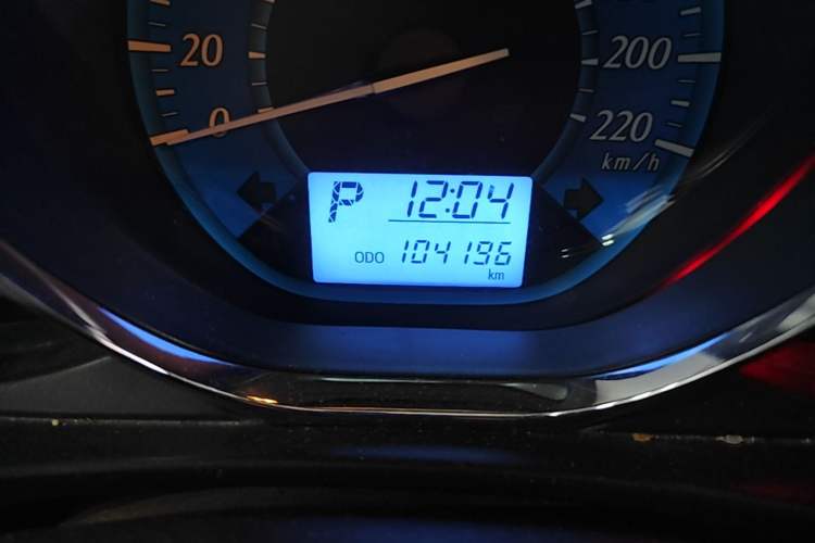 Used Toyota YARiS L Zhi Xuan 2015 1.5E Automatic Charm Edition Odometer Close Up