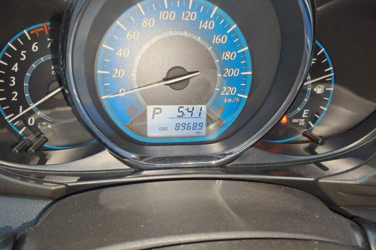 Used Toyota YARiS L Zhi Xuan 2015 1.5E Automatic Charm Edition Odometer Close Up