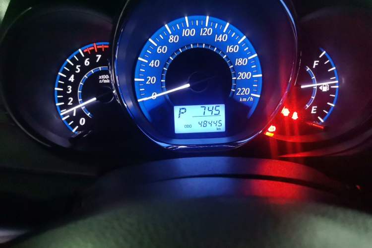 Used Toyota YARiS L Zhi Xuan 2015 1.5E Automatic Charm Edition Odometer Close Up