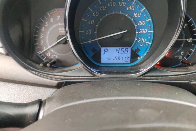 Used Toyota YARiS L Zhi Xuan 2015 1.5E Automatic Charm Edition Odometer Close Up