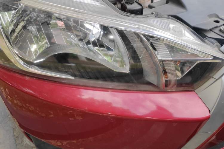 Used Toyota YARiS L Zhi Xuan 2015 1.5E Automatic Charm Edition Right Front Headlight