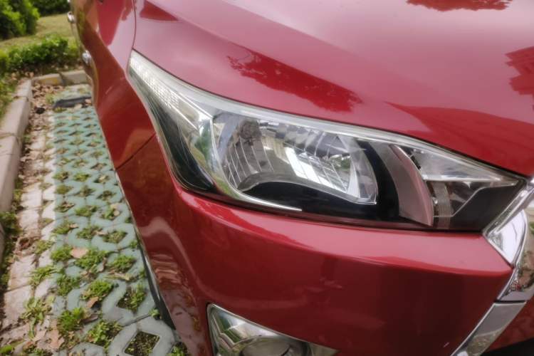 Used Toyota YARiS L Zhi Xuan 2015 1.5G Automatic Xuan Dong Sunroof Special Edition Right Front Headlight