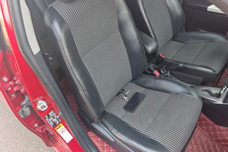 Used Toyota YARiS L Zhi Xuan 2015 1.5G Automatic Xuan Dong Sunroof Special Edition Right Front Seat