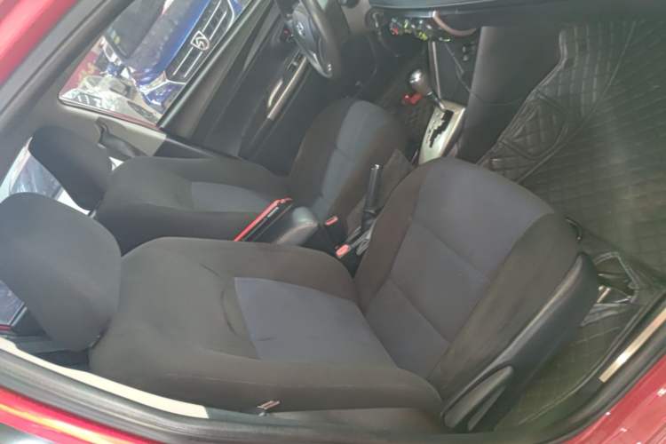 Used Toyota YARiS L Zhi Xuan 2015 1.5E Automatic Charm Edition Right Front Seat