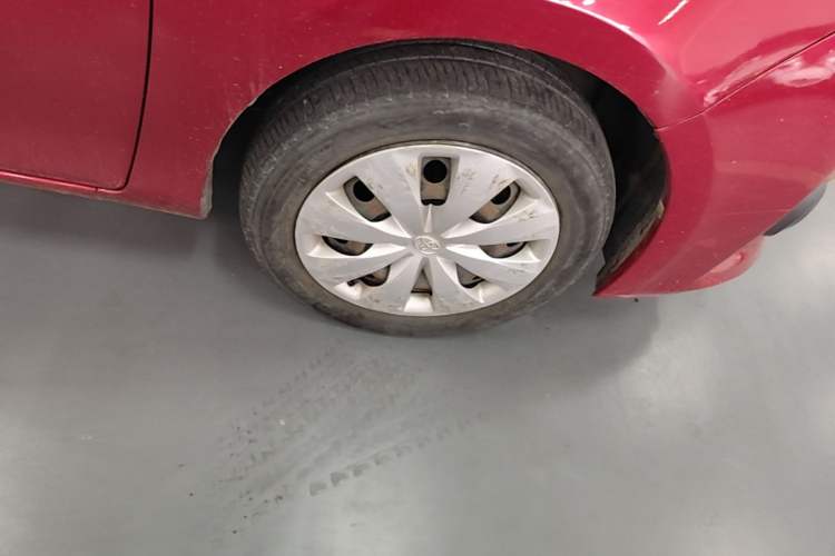 Used Toyota YARiS L Zhi Xuan 2015 1.5E Automatic Charm Edition Right Front Wheel Hub
