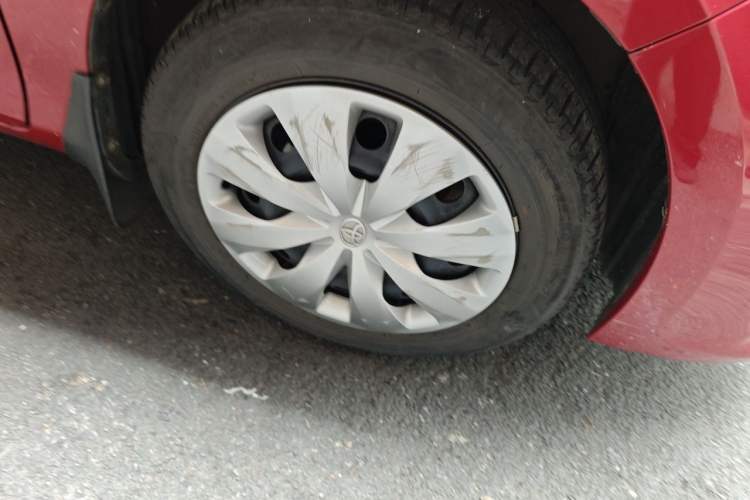 Used Toyota YARiS L Zhi Xuan 2015 1.5E Automatic Charm Edition Right Front Wheel Hub