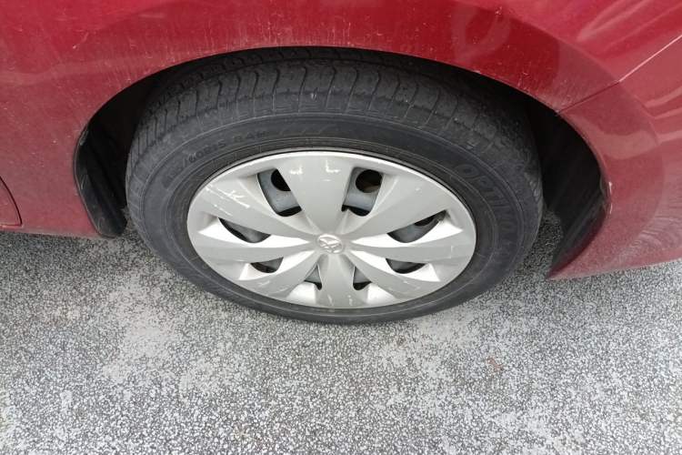 Used Toyota YARiS L Zhi Xuan 2015 1.5E Automatic Charm Edition Right Front Wheel Hub