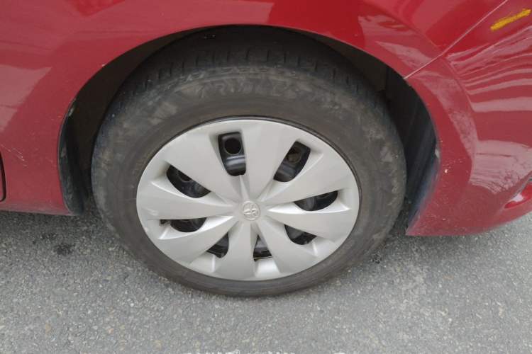 Used Toyota YARiS L Zhi Xuan 2015 1.5E Automatic Charm Edition Right Front Wheel Hub