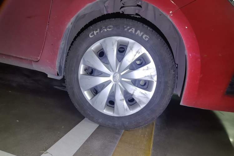 Used Toyota YARiS L Zhi Xuan 2015 1.5E Automatic Charm Edition Right Front Wheel Hub