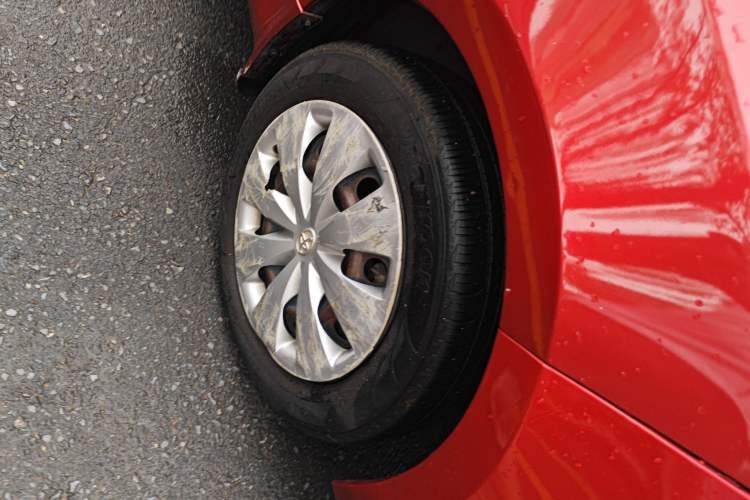Used Toyota YARiS L Zhi Xuan 2015 1.5E Automatic Charm Edition Right Front Wheel Hub