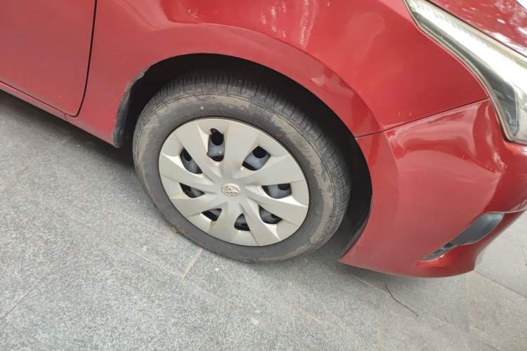 Used Toyota YARiS L Zhi Xuan 2015 1.5E Automatic Charm Edition Right Front Wheel Hub