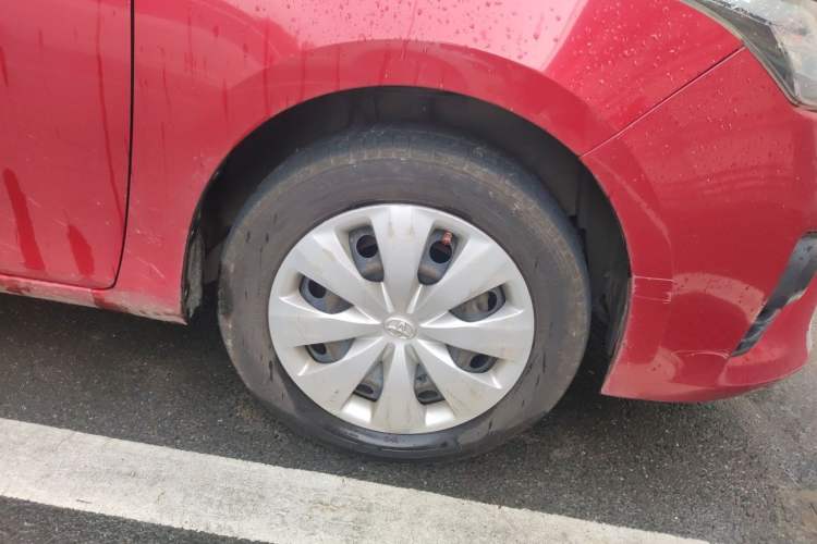 Used Toyota YARiS L Zhi Xuan 2015 1.5E Automatic Charm Edition Right Front Wheel Hub