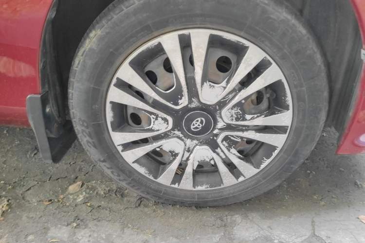Used Toyota YARiS L Zhi Xuan 2015 1.5E Automatic Charm Edition Right Front Wheel Hub