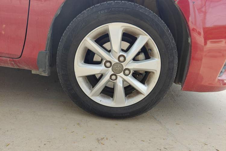 Used Toyota YARiS L Zhi Xuan 2015 1.5E Automatic Charm Edition Right Front Wheel Hub