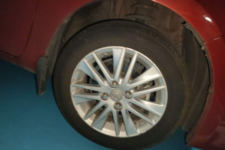 Used Toyota YARiS L Zhi Xuan 2015 1.5E Automatic Charm Edition Right Front Wheel Hub