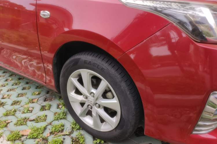 Used Toyota YARiS L Zhi Xuan 2015 1.5G Automatic Xuan Dong Sunroof Special Edition Right Front Wheel Hub