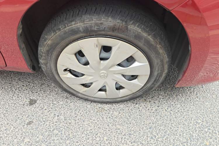 Used Toyota YARiS L Zhi Xuan 2015 1.5E Automatic Charm Edition Right Front Wheel Hub