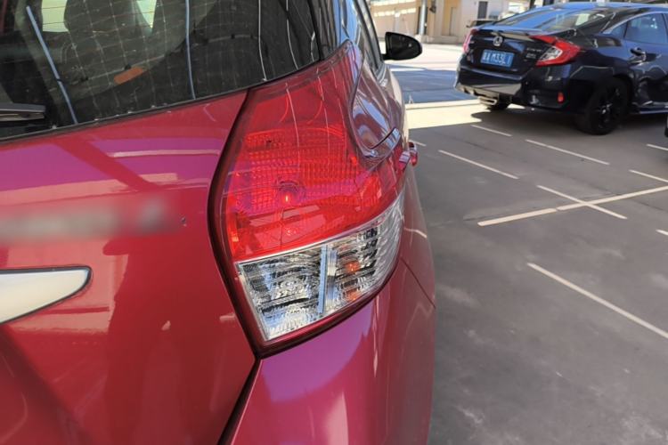 Used Toyota YARiS L Zhi Xuan 2015 1.5G Automatic Xuan Dong Sunroof Special Edition Right Rear Taillight