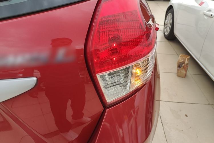 Used Toyota YARiS L Zhi Xuan 2015 1.5E Automatic Charm Edition Right Rear Taillight