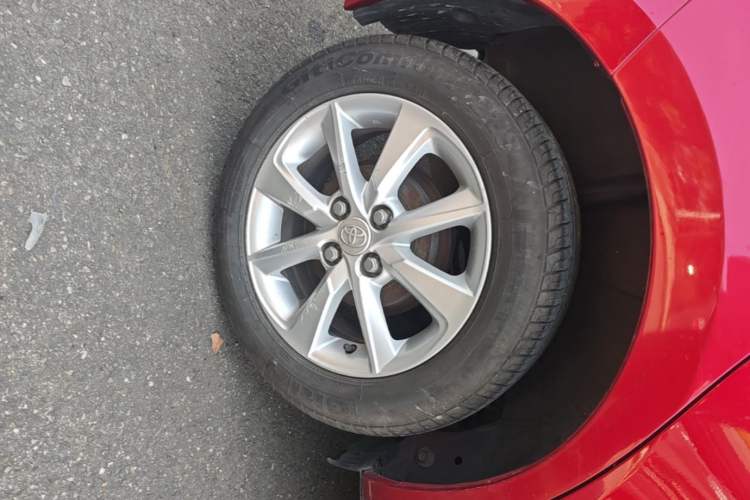 Used Toyota YARiS L Zhi Xuan 2015 1.5G Automatic Xuan Dong Sunroof Special Edition Right Rear Wheel Hub