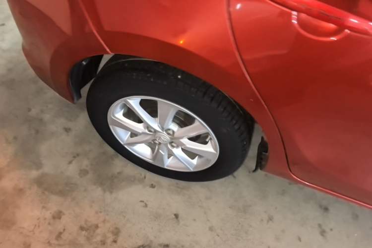 Used Toyota YARiS L Zhi Xuan 2015 1.5G Automatic Xuan Dong Sunroof Special Edition Right Rear Wheel Hub