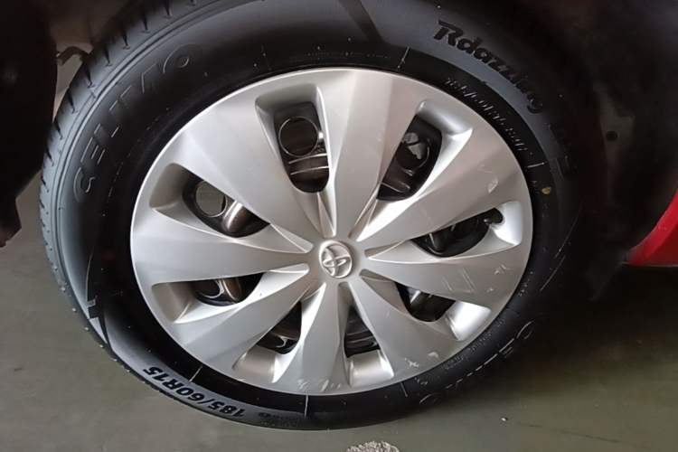 Used Toyota YARiS L Zhi Xuan 2015 1.5E Automatic Charm Edition Right Rear Wheel Hub