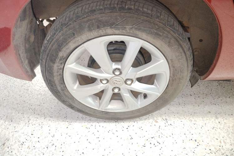 Used Toyota YARiS L Zhi Xuan 2015 1.5G Automatic Xuan Dong Sunroof Special Edition Right Rear Wheel Hub