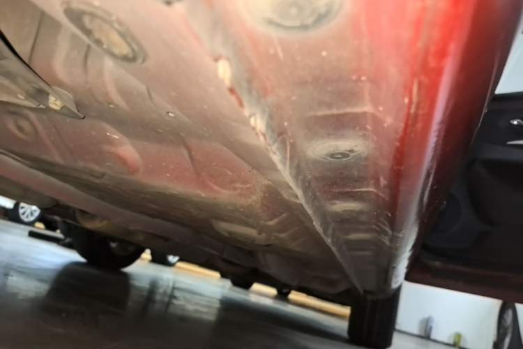 Used Toyota YARiS L Zhi Xuan 2015 1.5G Automatic Xuan Dong Sunroof Special Edition Right Side Sill