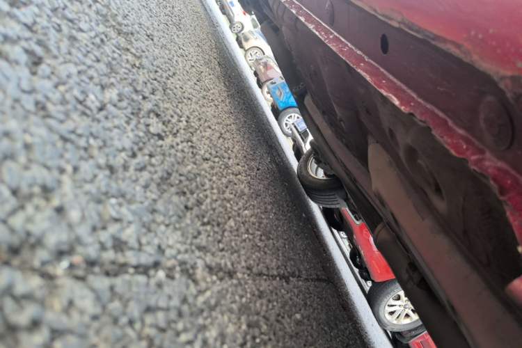 Used Toyota YARiS L Zhi Xuan 2015 1.5E Automatic Charm Edition Right Side Sill