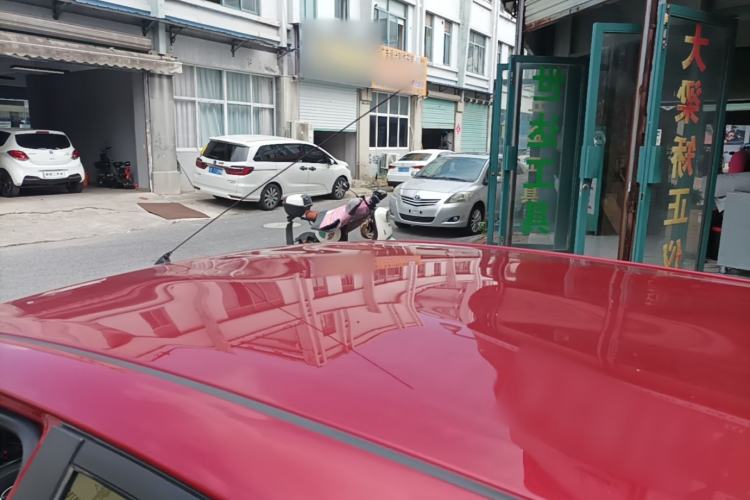 Used Toyota YARiS L Zhi Xuan 2015 1.5E Automatic Charm Edition Roof