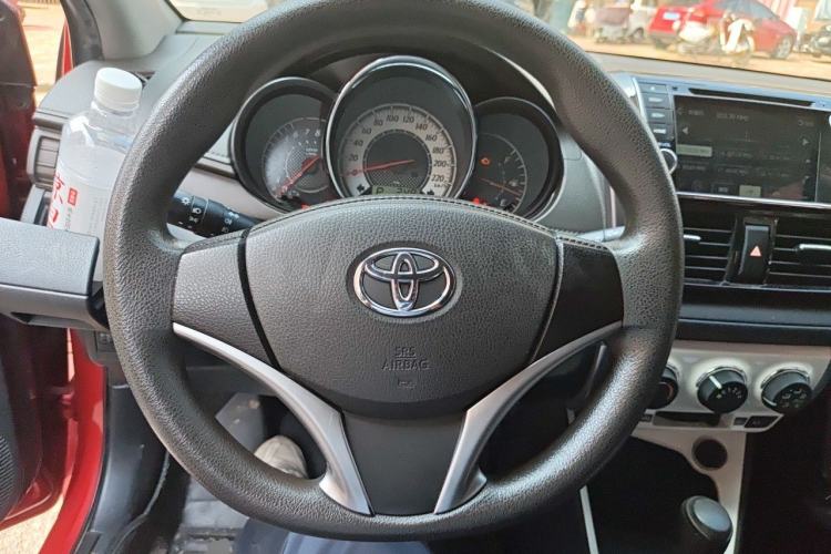 Used Toyota YARiS L Zhi Xuan 2015 1.5G Automatic Xuan Dong Sunroof Special Edition Steering Wheel