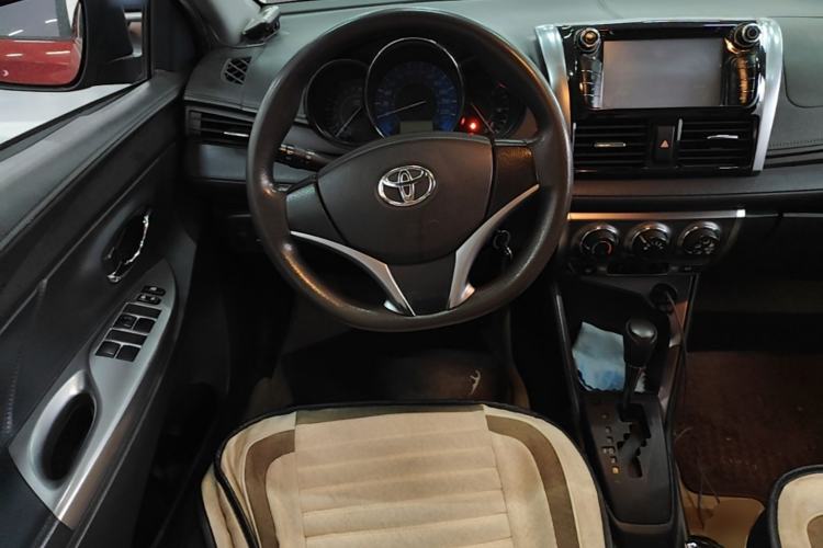Used Toyota YARiS L Zhi Xuan 2015 1.5E Automatic Charm Edition Steering Wheel