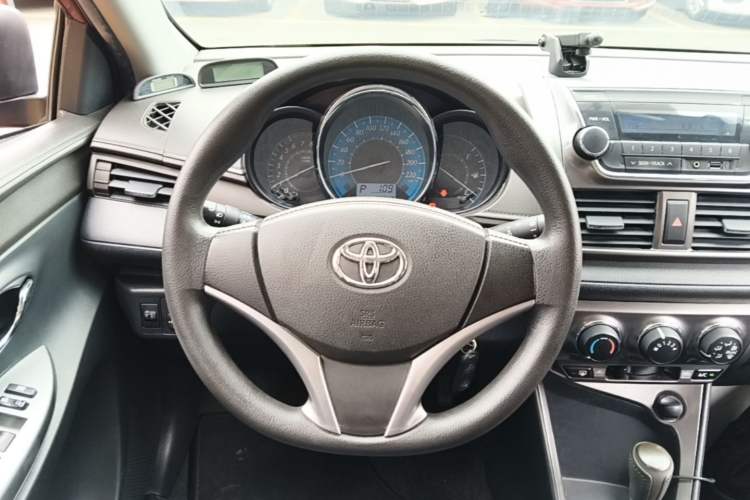 Used Toyota YARiS L Zhi Xuan 2015 1.5E Automatic Charm Edition Steering Wheel