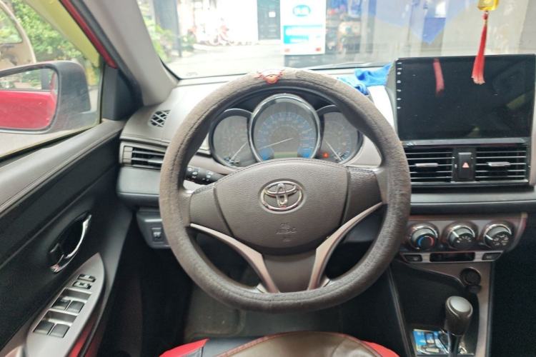 Used Toyota YARiS L Zhi Xuan 2015 1.5E Automatic Charm Edition Steering Wheel