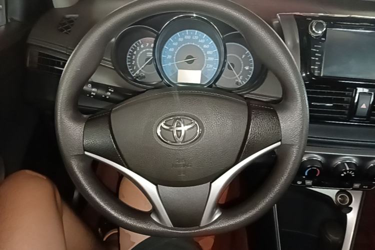 Used Toyota YARiS L Zhi Xuan 2015 1.5E Automatic Charm Edition Steering Wheel