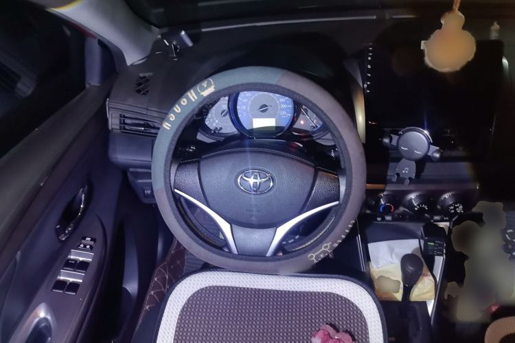 Used Toyota YARiS L Zhi Xuan 2015 1.5E Automatic Charm Edition Steering Wheel