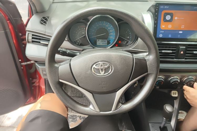 Used Toyota YARiS L Zhi Xuan 2015 1.5E Automatic Charm Edition Steering Wheel