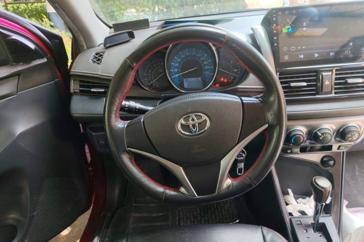Used Toyota YARiS L Zhi Xuan 2015 1.5E Automatic Charm Edition Steering Wheel