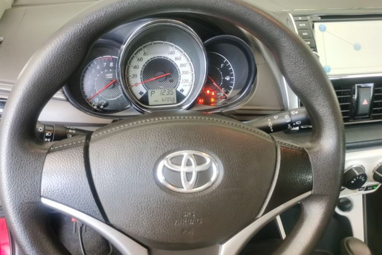 Used Toyota YARiS L Zhi Xuan 2015 1.5G Automatic Xuan Dong Sunroof Special Edition Steering Wheel