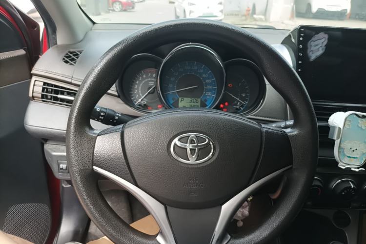 Used Toyota YARiS L Zhi Xuan 2015 1.5E Automatic Charm Edition Steering Wheel